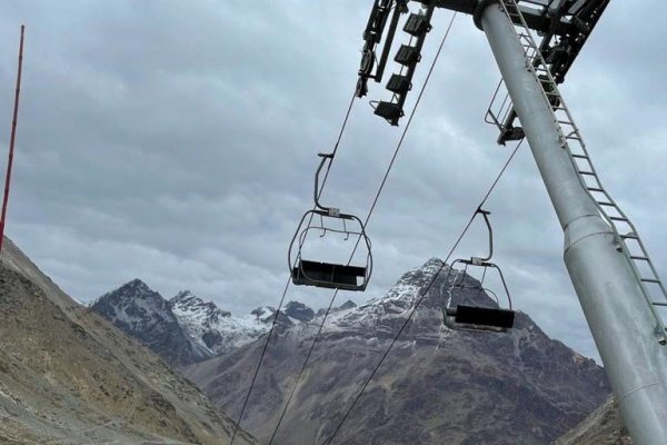 Estación Portillo en Valparaíso cerró temporada de verano con la menor reserva de nieve en siete años