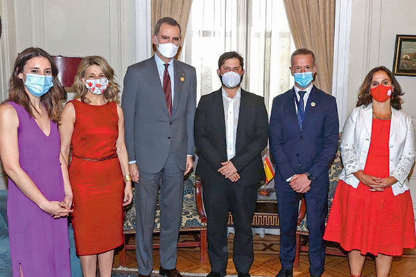 La delegación española llegó a Chile encabezada por el Rey Felipe VI.