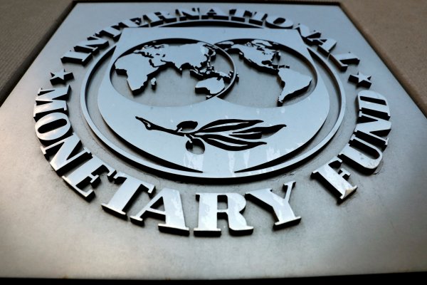 FMI ya no considera default de Rusia como un evento improbable