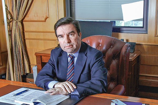 Hernán Frigolett suma bonos para asumir la presidencia de BancoEstado