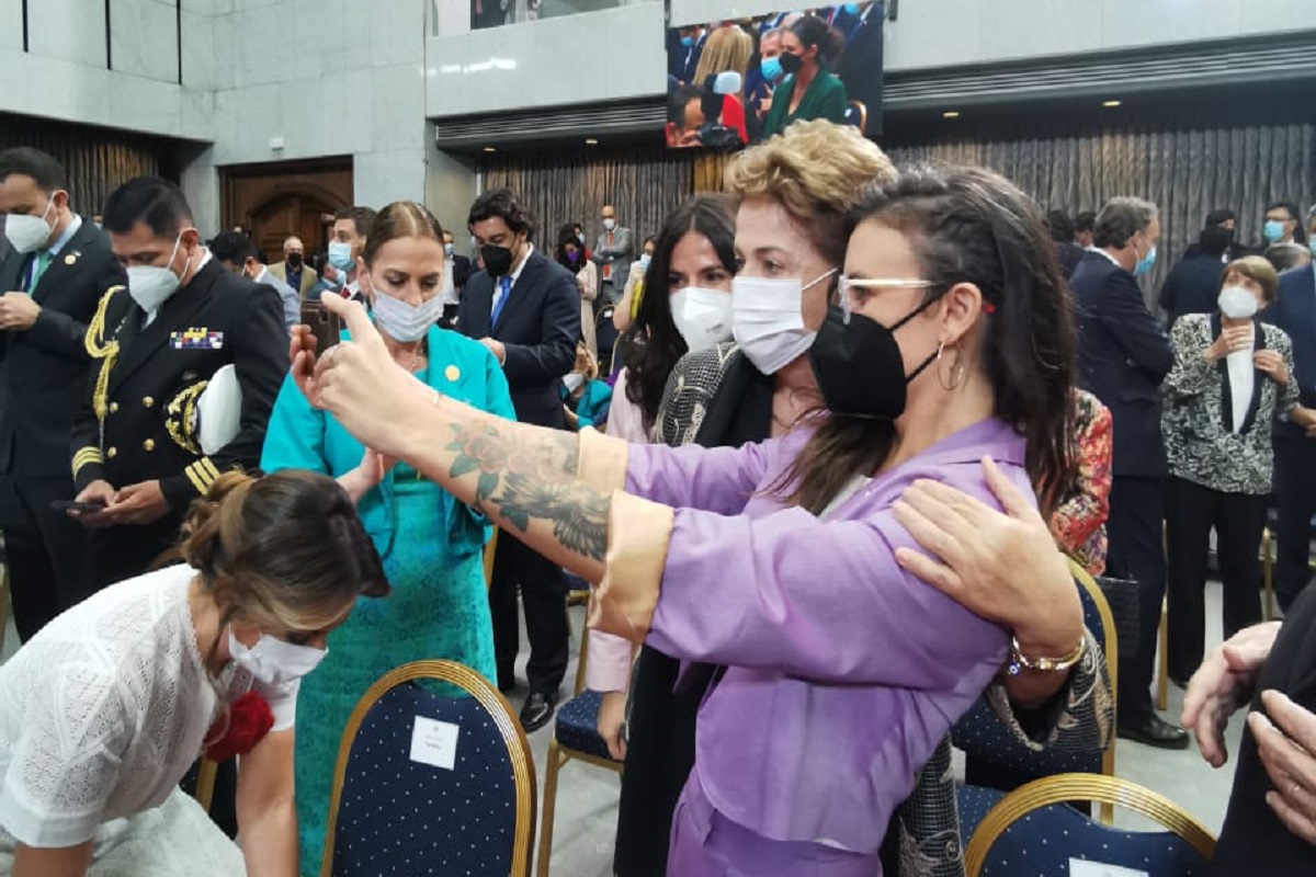 <p>El cambio de mando en primera fila: entretelones de la llegada de Boric a la presidencia</p>