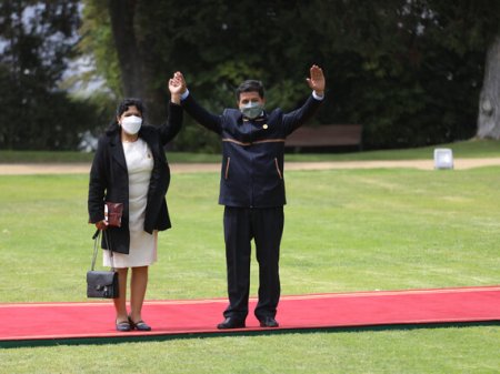 Presidente Castillo acuerda gabinete binacional con su nuevo par en Chile