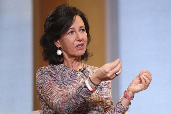 Ana Botín: Las sanciones a Rusia son el camino correcto para parar la guerra