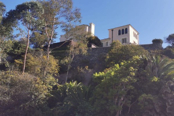 ¿Quién se encarga de Cerro Castillo?