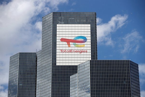 Accionistas británicos advierten a TotalEnergies que si no abandona Rusia habrá desinversiones