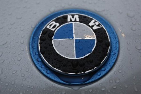 BMW triplicó sus utilidades en 2021, pero anticipa dificultades productivas para este año