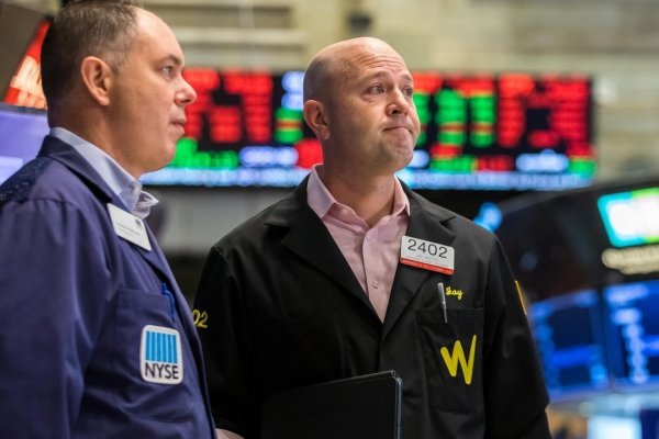 WallStreet cierra en alza y en Chile el IPSA trepa más de 2% y roza 4.800 puntos