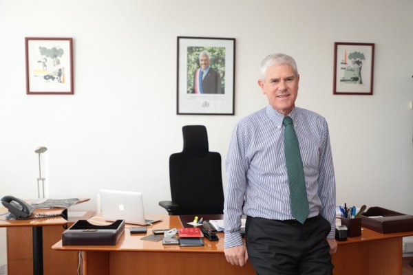 <p>Cambios en BancoEstado: Ricardo de Tezanos Pinto renuncia a la presidencia de la firma estatal</p>