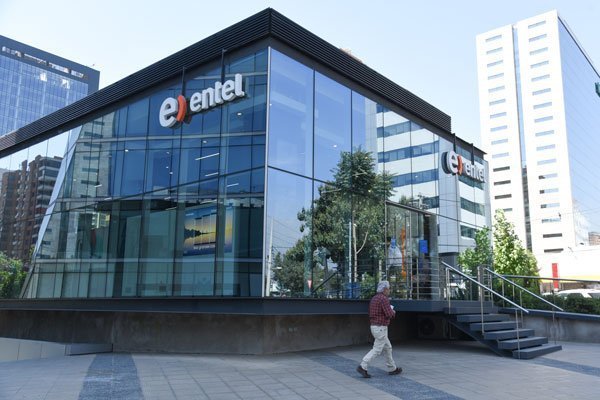 Chilena Entel vende sus data centers a norteamericana por casi US$ 800 millones