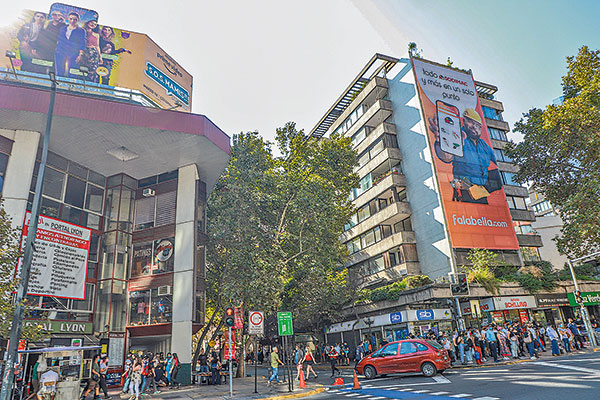 Gremio de empresas de publicidad exterior acusa a Providencia de aplicar tributos “desproporcionados”