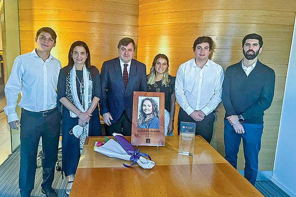 Alejandra Aranda recibe reconocimiento póstumo internacional