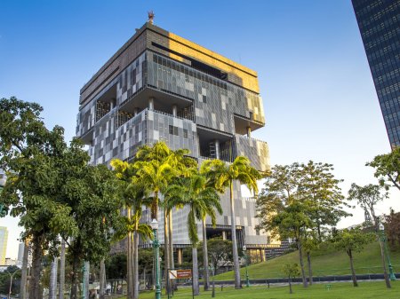 <p>Petrobras se convierte en fútbol político para las próximas elecciones brasileñas</p>