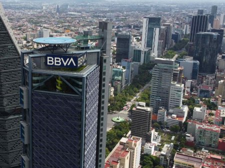 <p>BBVA, el banco más grande de México, dice que está listo para competir con quien compre Banamex</p>