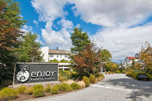 Los argumentos de Enjoy en la justicia para evitar que le quiten el casino de Puerto Varas y los dardos a su futuro socio Dreams