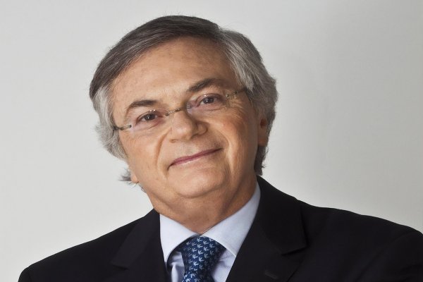 Moisés Naím: “Hay un ataque mundial contra las democracias de manera sigilosa e invisible”