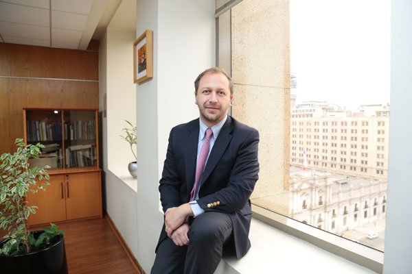 <p>Exsubsecretario Weber asume como decano de Economía de la Universidad San Sebastián</p>