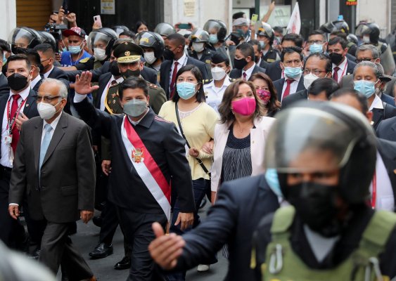 Mayor inflación en 24 años suma presiones a gobierno de Pedro Castillo en Perú
