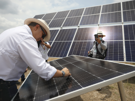 Generadora española inaugura parque solar en Colombia y prevé desarrollar 1.000 MW