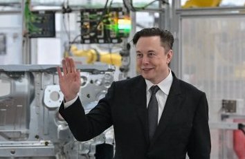 Elon Musk en la inauguración de la fábrica de Tesla en Alemania. Foto: Reuters