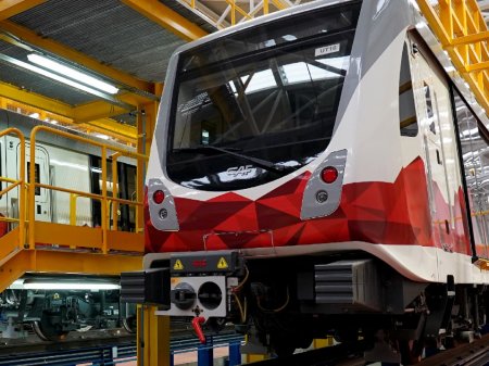 Metros de Medellín y Sao Paulo aseguran “real interés” en competencia por operar tren urbano de Quito