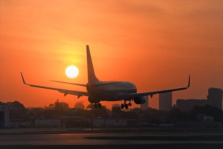 Paro deja más de 80 vuelos en riesgo en el aeropuerto argentino