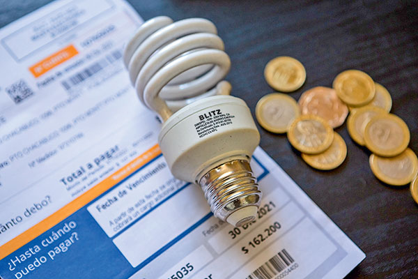 Senadores presionan ante fin de estabilización de tarifas eléctricas y ministro Huepe anuncia proyecto de ley