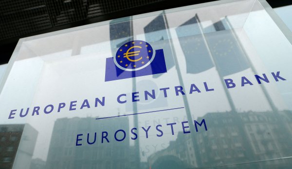 Los economistas se preguntan si el BCE podría empezar con una subida de medio punto en tasas