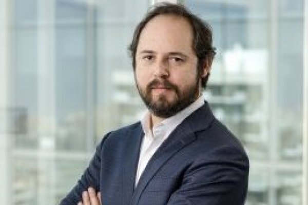 El director ejecutivo para la industria financiera de Accenture Chile, Nicolás Deino,