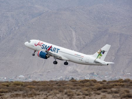 JetSmart recibe certificado para volar dentro de Perú