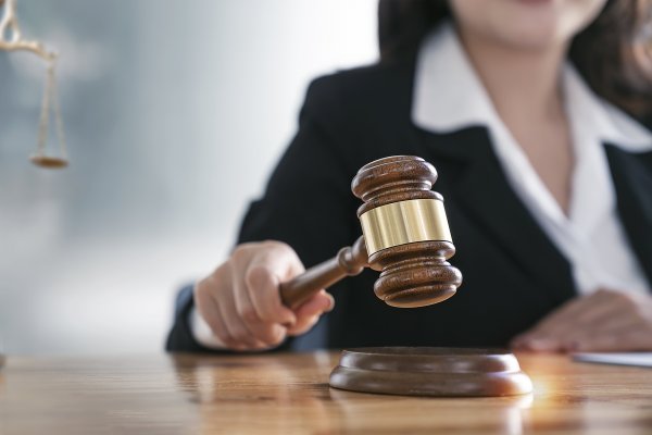 Fallos de la Justicia con “enfoque de género”: qué significa y por qué llegó al borrador de nueva Constitución