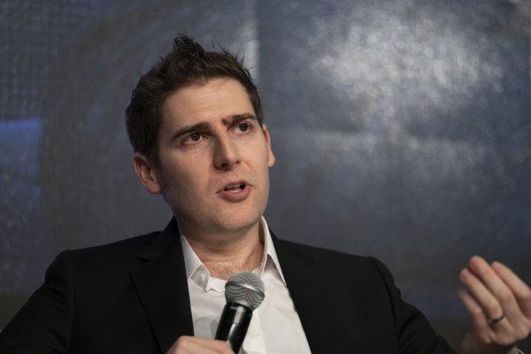 El brasileño Eduardo Saverin, cofundador de Facebook, podría comprar el club de fútbol Chelsea