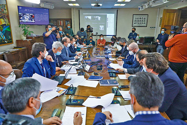 La jugada del Ejecutivo por quinto retiro logra dispersar votos de iniciativa de diputados