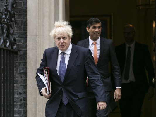 La inflación británica alcanza el 7%, el nivel más alto en 30 años, y aumenta la presión sobre el Gobierno