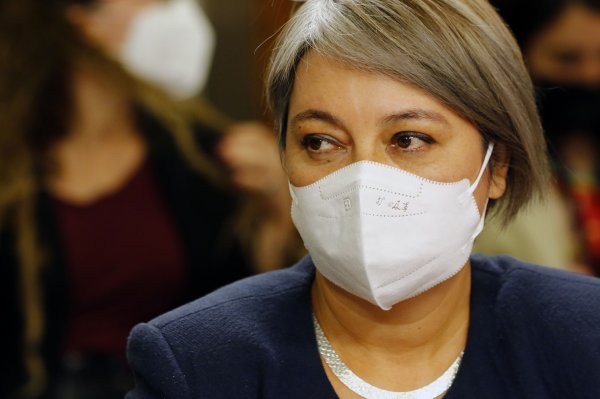 Ministra Jara espera que el proyecto de retiro amplio de fondos se rechace este lunes: "No es tan universal, dos millones de personas no tienen ni un peso que retirar"