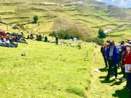 Mina de cobre Las Bambas en Perú vuelve a suspender operaciones tras protestas