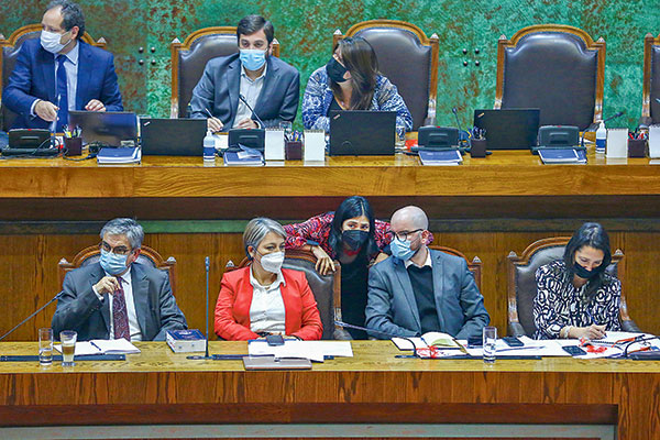 El debate por los retiros: una derrota para La Moneda en 360º