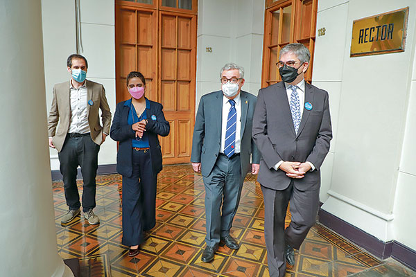 El ministro Grau, junto a la subsecretaria Sanhueza, el rector de la U. de Chile, Ennio Vivaldi, y el ministro Marcel. Foto: Julio Castro