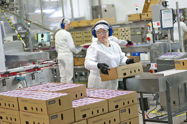 Mercado laboral sigue en modo recuperación: Encuesta de la UC muestra que número de ocupados superan por primera vez nivel prepandemia