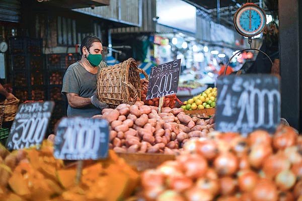<p>Transversal respaldo a fórmula de apoyo a las familias para compensar el aumento de la inflación</p>