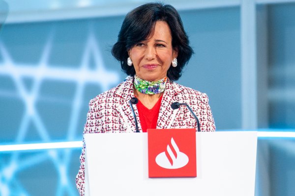 Santander informa ganancias de más US$ 2.700 millones y se concentra en Chile en el desarrollo de banca digital y transformación de sucursales