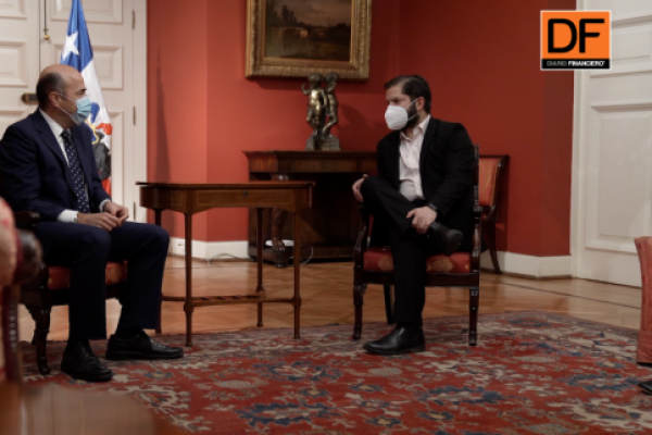 <p>Ahora en DF | Presidente Gabriel Boric sostiene una reunión con el contralor general Jorge Bermúdez</p>