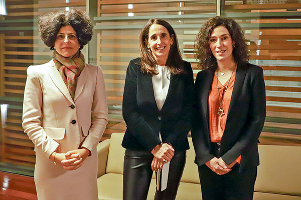 Carmen Sfeir, directora de CMPC y fundadora y ceo de dsd2b. Cecilia Facetti, directora de CMPC y presidenta de Cintac e Intasa. Ximena Corbo, directora de CMPC, ejecutiva de Nestlé y consejera Sofofa. Foto: Julio Castro