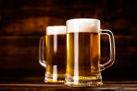 Los capítulos que han marcado la histórica disputa entre Ab InBev y CCU en la región