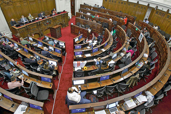 Pleno respalda autonomía del Banco Central y devuelve a comisión artículos sobre objetivos y destitución