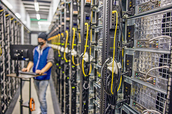 CBRE devela explosivo aumento en la demanda de terrenos industriales para data centers y proyecta ingresos por hasta US$ 3 mil millones