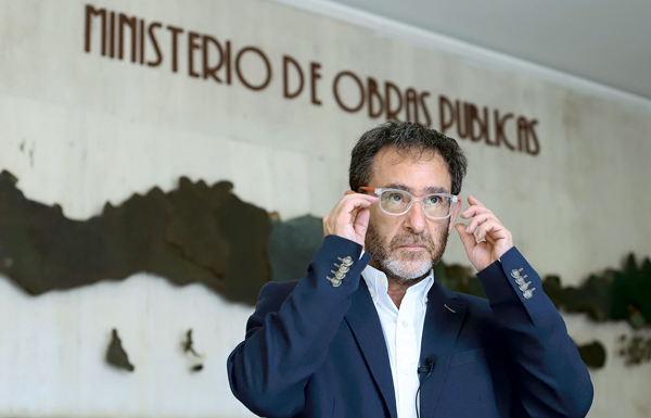 Ministro de Obras Públicas: Se acelerará implementación de peajes automatizados ante mayores ventas de autos nuevos