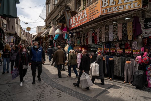 La inflación en Turquía se dispara en abril a 70% interanual, máximo en 20 años: se duplicaron precios del transporte