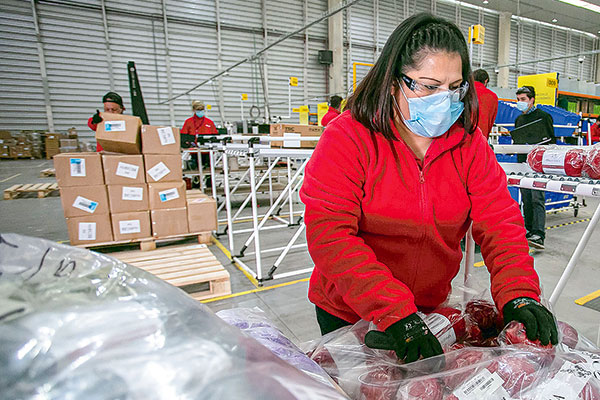 Aumentar el subsidio estatal al salario mínimo: la fórmula de LyD para contener el eventual impacto del reajuste en el empleo