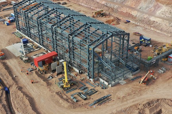 Minera sudafricana Gold Fields reporta impacto de la inflación en proyecto en Chile y acusa "nerviosismo" por nueva Constitución