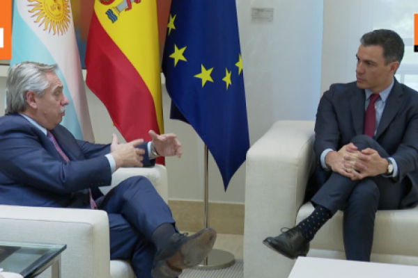 <p>Ahora en DF | Sánchez recibe en España al presidente de Argentina</p>